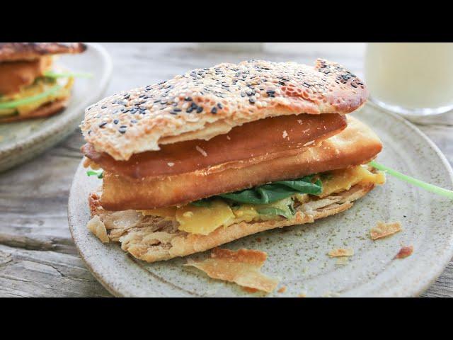 ULTIMATE TAIWANESE BREAKFAST SANDWICH 'SHAO BING'!! | VEGAN （台灣燒餅）