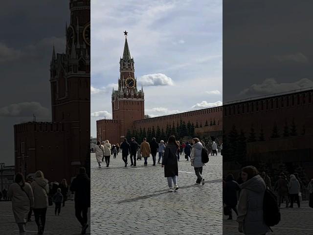 Красная площадь. Москва. Нажмите два раза на экран.