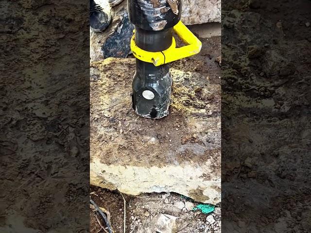 Test the hydraulic stone hammer- Good tools and machinery make work easy