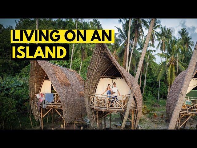 CASTAWAY on a tropical Island in El Nido, The Philippines 