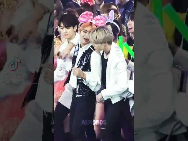 لما يجتمع BTS  مع بعض  ( مشكله )