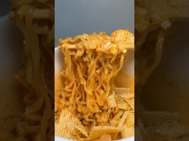 rose buldak ramen with mac & Cheese flavored potato chips #asmr #koreanfood