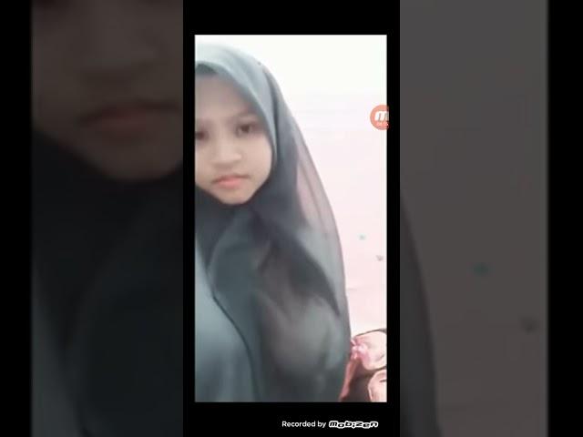 gadis jilbab toge pamer dada