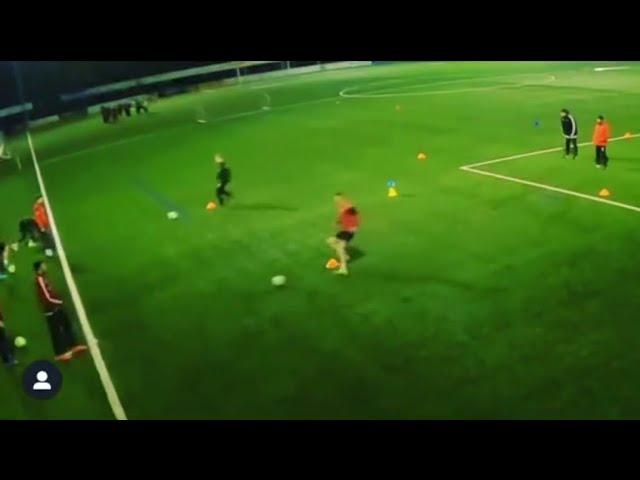 VITESSE avec ballon entraînement de foot exercice