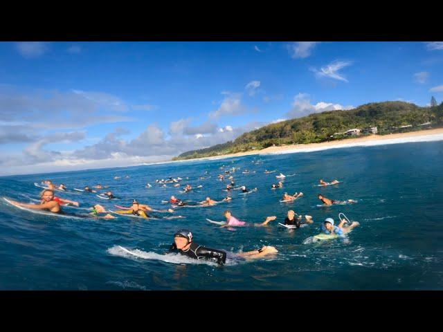 POV SURFING CROWDED PERFECT PIPELINE ON MY SOFTTOP!