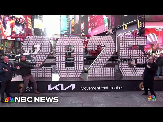 Good News: New Year's wishes in Times Square confetti