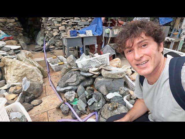 Best Jadeite market tour, secrets and gambling beautiful Gemstones