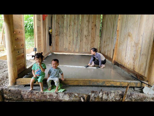 Single mother: Perfecting the cement floor with her children - Daily life | Build a new life