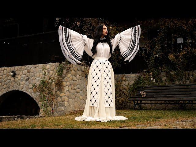 Francisca - Am plecat copil de acasa (Videoclip Oficial)