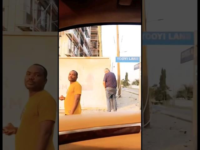 the first whiteman to urinate in public in Ghana  #ameyawtv #youtubeshorts