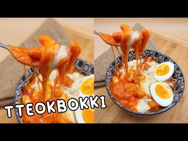 Tteokbokki NON piccanti - Sticky rice cakes coreane con salsa rossa | Cookingdada