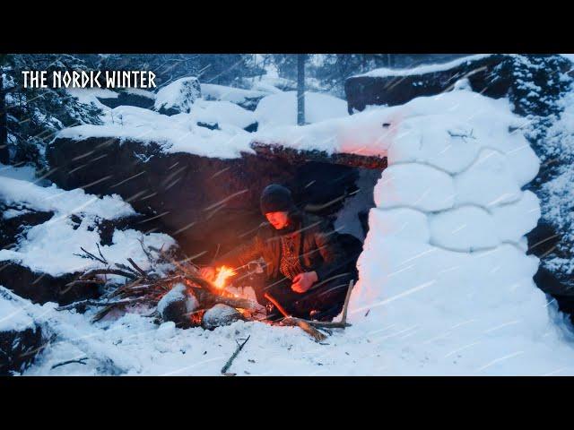 Building a Snow Shelter to Stay Warm in the Cold & Windy Winter