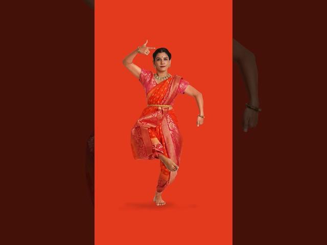 Navdurga! Happy Dussehra! #rutujakulkarni #bhavakrutibyrutuja #kathak