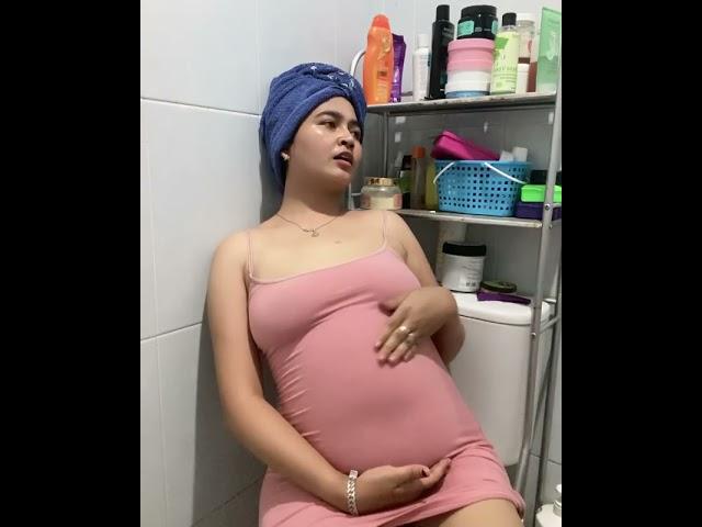 mamah muda di kamar mandi 