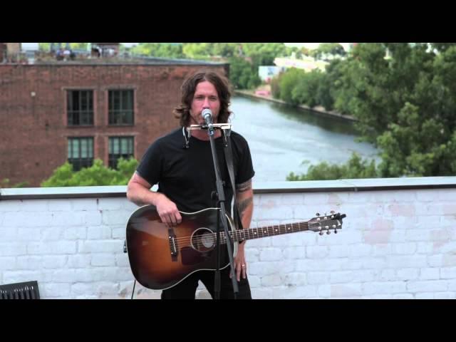 Chuck Ragan live auf der FluxFM-Dachterrasse