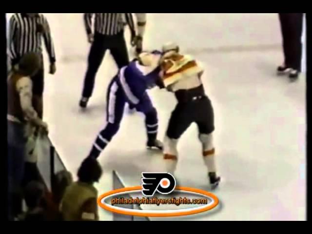 Mar 15, 1981 Dan Maloney vs Glen Cochrane Toronto Maple Leafs vs Philadelphia Flyers