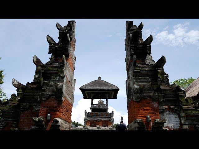 Taman Ayun Temple - A peaceful and relaxing temple offering beautiful gardens & more - 4K UHD!