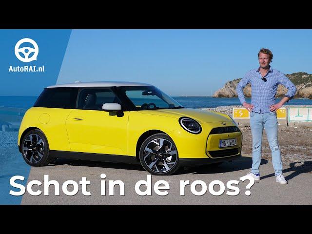 Mini Cooper SE (2024) Review - Elektrische Mini is een PRETMACHINE! - AutoRAI TV