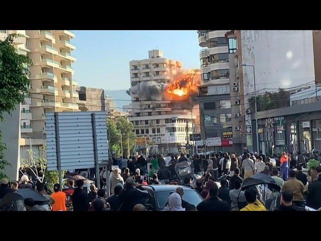 Moment Israeli strike hits building in Beirut's southern suburbs | AFP