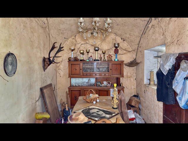 OWNERS MISSING! WHAT HAPPENED IN THIS ABANDONED HOUSE?