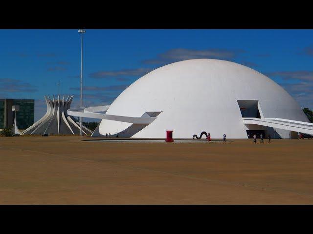 Walking in Brasilia ( Brasil)