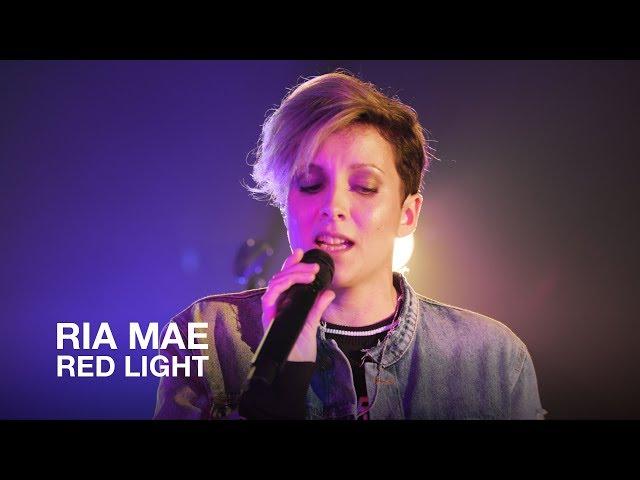 Ria Mae | Red Light | First Play Live