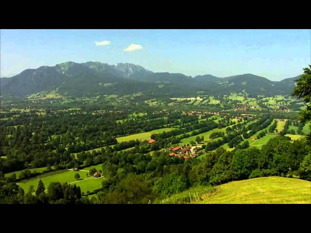 Landwirtschaft in Bayern: Landkreis Bad Tölz - Wolfratshausen in Oberbayern.