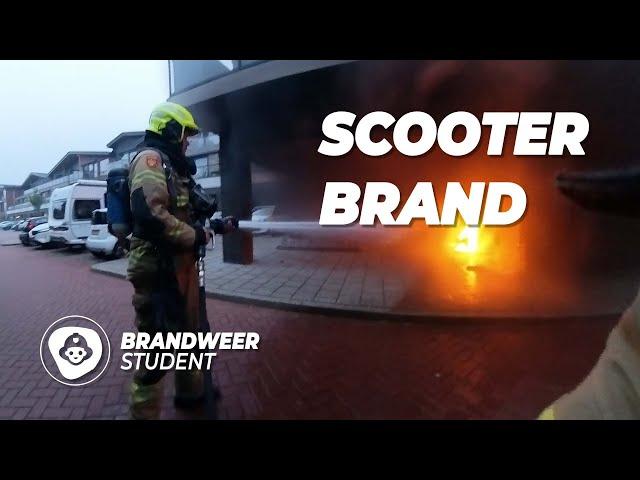 SCOOTER ONDER APPARTEMENTEN IN BRAND | DUTCH FIREFIGHTERS | BRANDWEER STUDENT