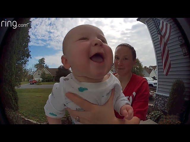 Adorable Baby Brightens Mom’s Day While She’s at Work｜RingTV