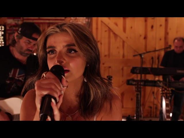 LIVE AT MATTS BARN - Session 4 - When The Lights Go Down - Caitlin Sheridan