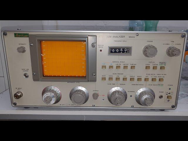 BEB 144: Anritsu MS62A Spectrum Analyzer (a brief look inside)