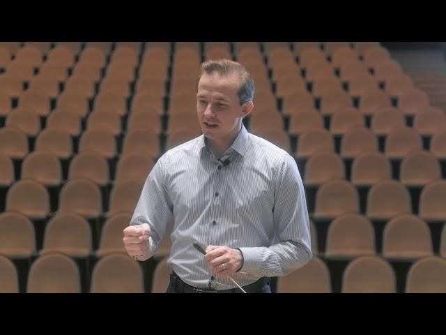 О дирижерской палочке рассказывает дирижер Михаил Мосенков