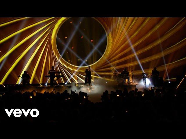 Ariana Grande - Dangerous Woman (Live From The 2016 Radio Disney Music Awards)