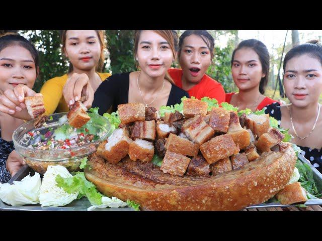 Pork crispy with chili sauce cook recipe in my village - Pork crispy recipe