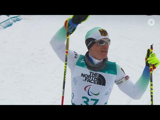 Paralympischer Biathlon   der goldene Zieleinlauf von Fleig