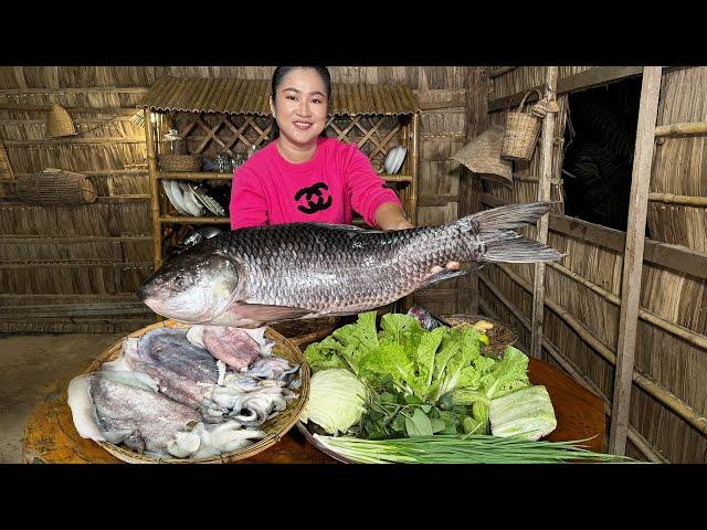 Yummy big fish and squids cooking with country style - Cooking with Sreypov