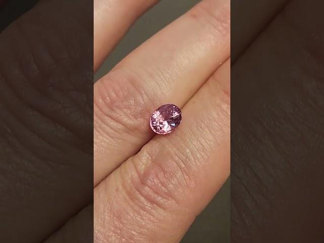 Heated Sapphire oval, 1.39 cts