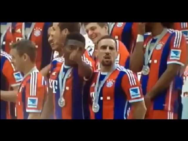 Funny:David Alaba with the old school prank on Ribery.