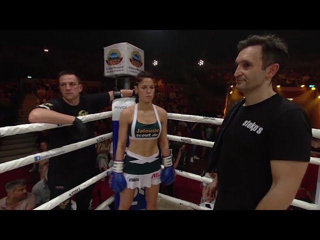 Steko's Fight Club 19.06.2019 Circus Krone - Kampf Marie Lang vs. Athina Evmorfiadi