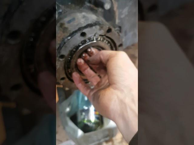 Komatsu forklift drum removal (brakes)