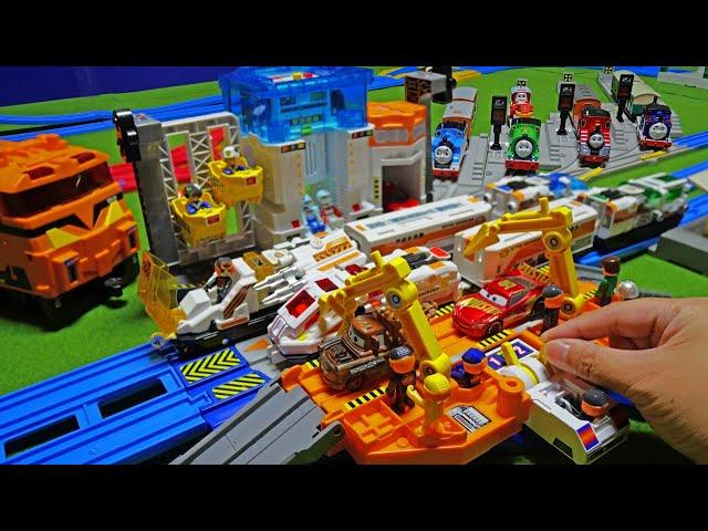 Plarail Shinkansen  Hyper Guardian Giant Rotating Station & Thomas the Tank Engine and Rail Depot