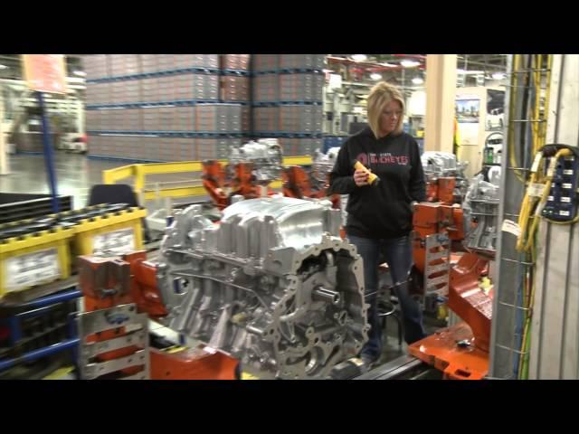 Ford 3.5-liter Duratec V6 engine assembly | AutoMotoTV