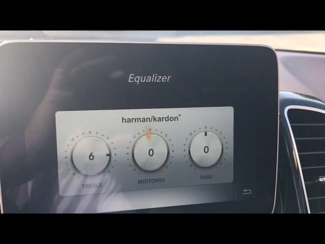 Adjusting the equalizer on your Mercedes-Benz