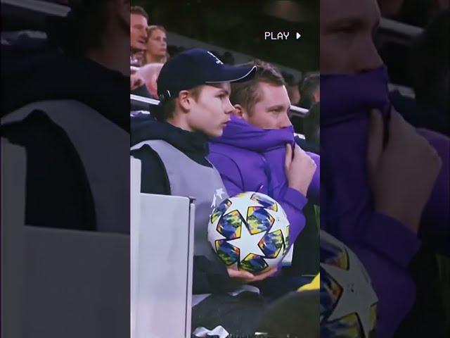 Ball Boy helps Tottenham Spurs win the game