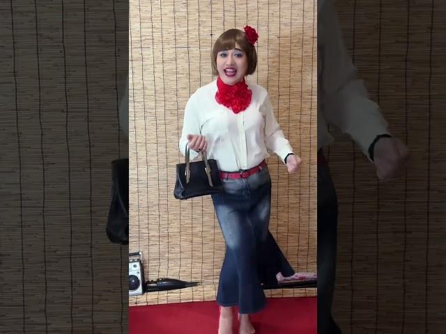 一个人的舞台也要精彩 # 男扮女装反串 # 臭美不分年龄