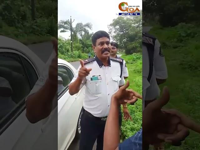 #Watch- Argument between vehicle owner and traffic cop over tinted car