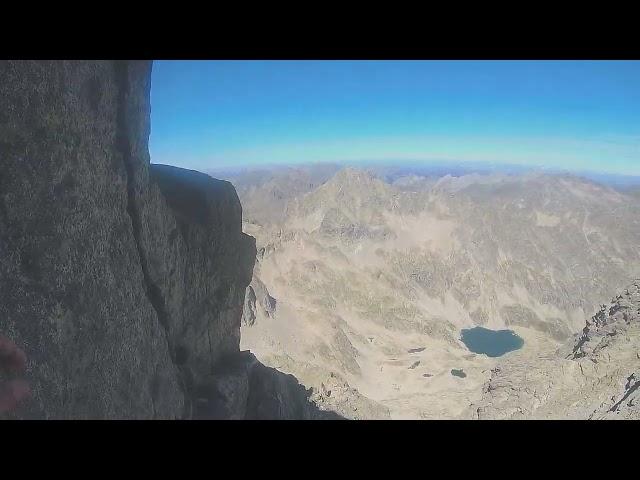 Bajada del Balaitús desde cima hasta atravesar la gran diagonal (1/2)