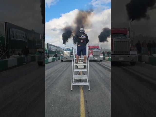 Kdub bobtail VS Peterbilt racing action USA  #dragracing  #racetruck  #largecars