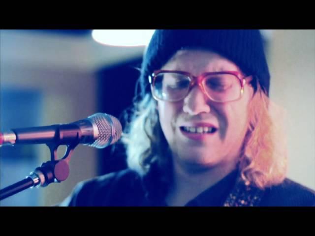 Allen Stone - Unaware (Live From His Mother's Living Room)