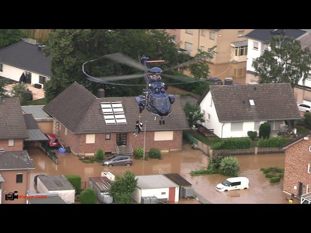 Hubschrauber retten Anwohner von Dächern bei Hochwasser-Katastrophe in Erftstadt | 15.07.2021